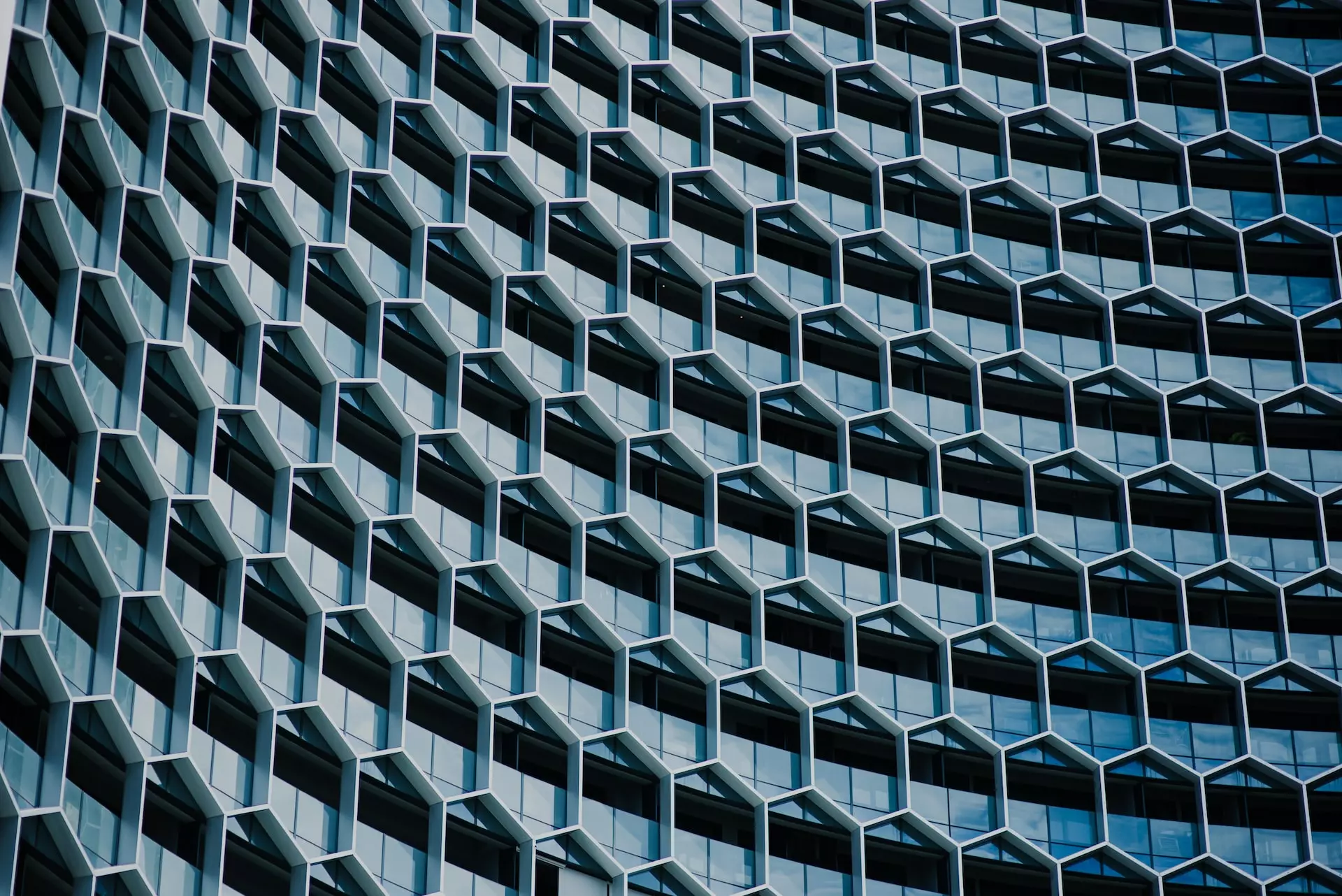 A lattice pattern on the outside of a skyscraper